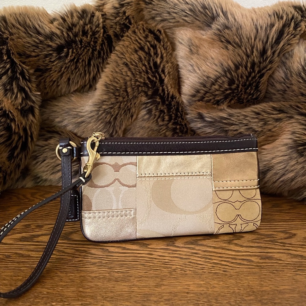 NWOT Coach Gold Metallic Patchwork Flat Wristlet